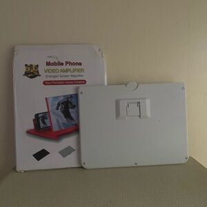 Mobile phone amplifier/magnifier-great condition